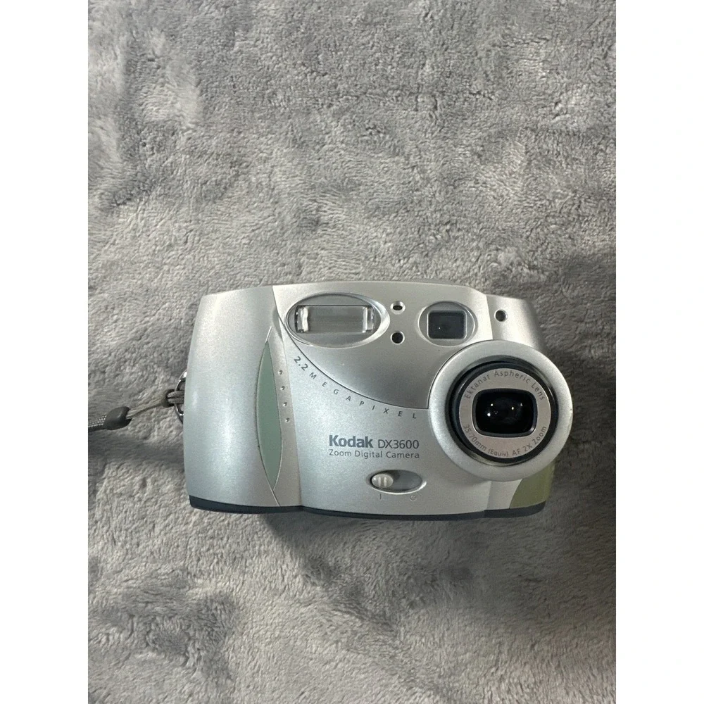 Kodak DX3600 Zoom Digital Camera 2.2MP Silver Vintage with Vivitar Case